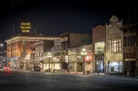 Luxury Suite ~ Above Starbucks ~ Main St View - 4-Star