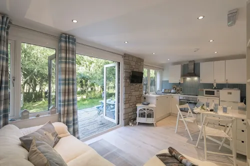 Woodland Retreat - Summer School Holiday Dates Still Available. - Pools