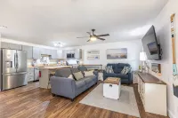 Cozy Duplex Retreat - Beaches, Hospital, Dining