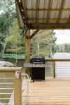 Studio style Cabana on the river - Wifi