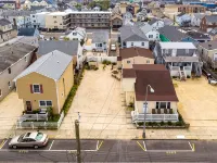 Cozy Coastal Hideout w/ Free Parking, BBQ and Outdoor Shower - Apartments