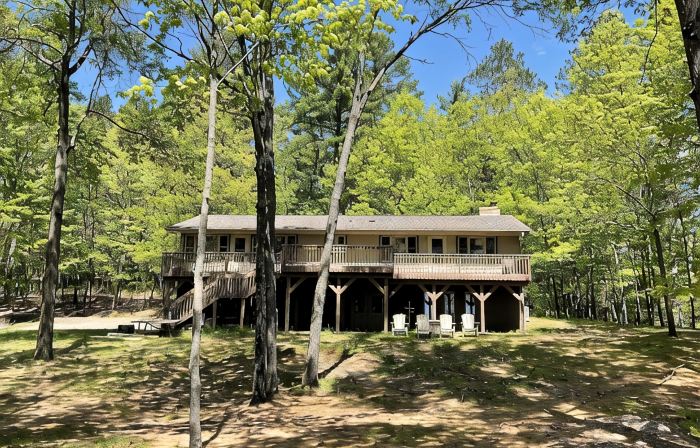 A Private Lake Estate on Eagle River Chain - 1 mi from Downtown