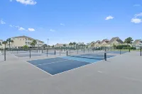 Sandpiper Cove 8140 :: 500 Feet to the Beach :: Pool in the back yard!!