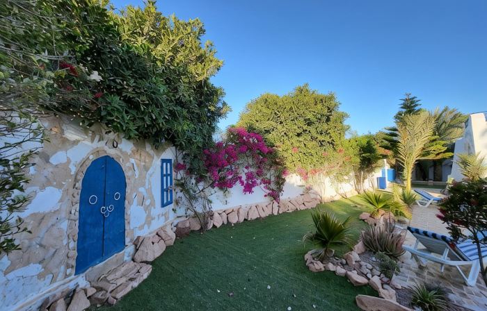 Villa AU JARDIN D'AGHIR, private pool, not overlooked, 300 m from the beach