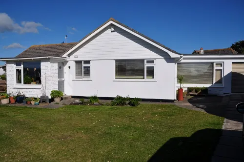 Beautiful Coastal bungalow-Sennen cove -Porthcurno-Sea - جاكوزي