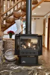 Cabin Nr CLE Elum Lake, Perfect Family Summer Getaway, Firepit, Fenced, GameRoom