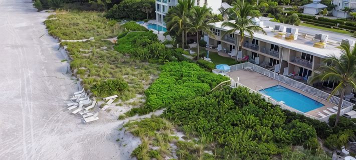 Beach front 2 bed-2 bath private balcony, modern with Gulf front views Hotels in Longboat Key
