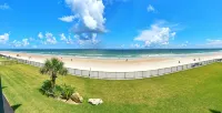 NEW Ocean Front King Bed Studio in Daytona Beach - Apartments
