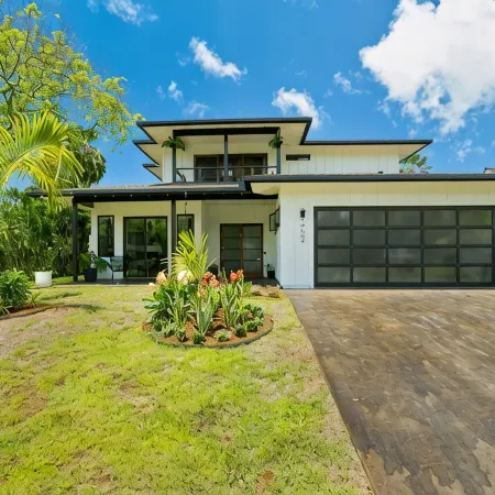 The Lagoon: 4 Bd Home. Pool, Jacuzzi, Waterslide, Home Theater & AC. Sleeps 17