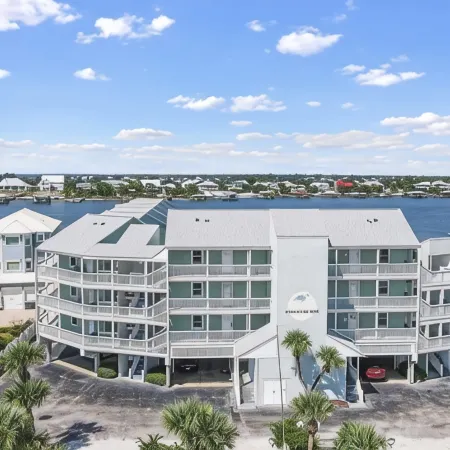 Family Friendly Bayside Condo With Pool And Fishing Pier