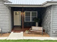 The Nauti Farmhouse - 1 Mile to Moors Resort w Dock/Golf Cart/Pontoon Rental