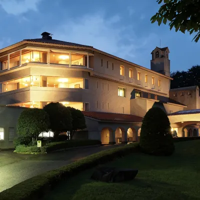 Kai Hills Country Club アピタ双葉店周辺のホテル