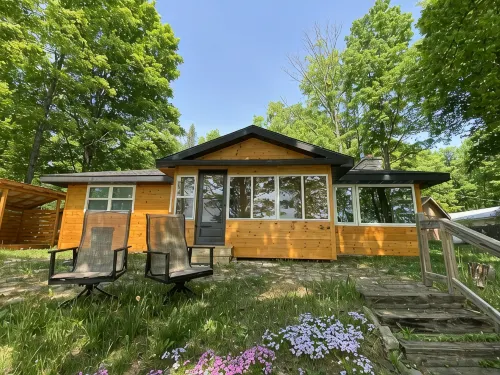 Beautiful house on Camp Lake! - Hytter