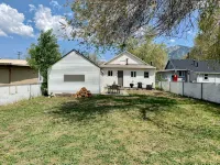 Cute remodeled 2 bedroom with office, long drive way, and 75” TV. - 3-Star