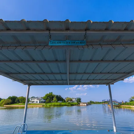 Lakefront Home with Dock, 6 Kayaks! 3 Miles to Granbury Square
