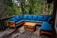 Cedar Retreat with Hot Tub, Sauna & Lake Access
