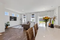 Wonder Lake Elegance: Serene 2BR Townhome Retreat