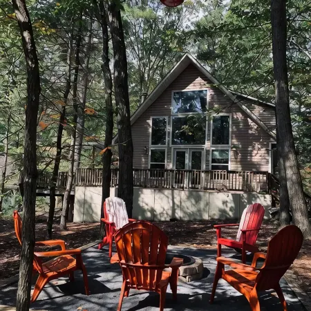 4 Bedroom Basye, VA with Nearby Skiing, Lake & Mountain Biking. Fully Equipped
