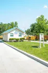 The Honey Hive - Dog Friendly w/ Golf Cart, Game Room, and Pool Access - Wifi