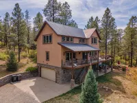 Log Hill Lodge-BEST VIEWS, Hot tub, Close to town+Wolf Creek, privately owned