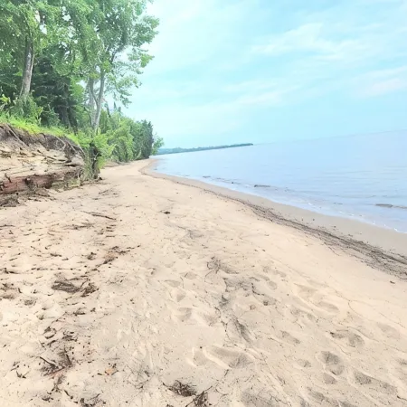 Serene Lake Superior Escape Beachfront Getaway or Snowy Ski Retreat