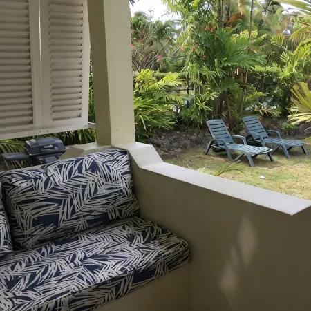 Ground Floor Apt with garden only 3 mins walk to Beach and Beach Club