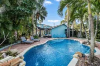 4/4 Home w/ Pool & Hot Tub – Steps from the Beach! - Pools