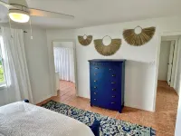 Palm Point Loft - (Newly Renovated) 2 Bed+ 2 Bath on the Canal