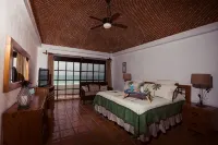 Secret Beach Boat Villa - on Beach - Private Pool - Owner is a Chef - Very Safe!