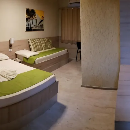 Hotel Uzi Mar