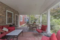 Luxurious, Gorgeous, Pristine, Convenient, Walkable 6-bedroom in State College! - 4-Star