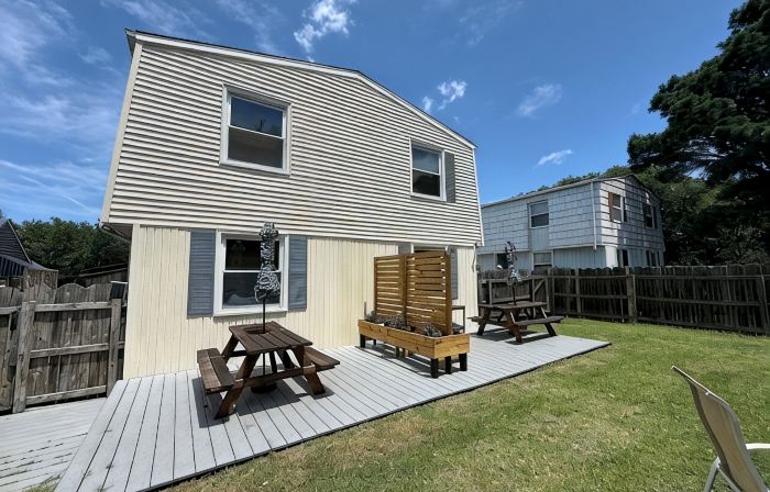 Absolute Beach 4bdrm/9guests vacation gem steps to beach