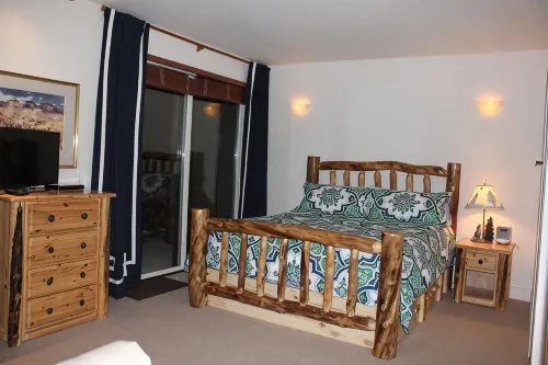 Truly Ski In/Ski Out Condo!  Spacious- Sleeps 11!  Great Mountain Views!