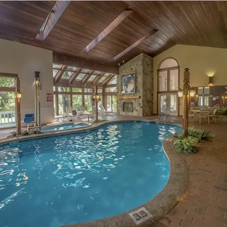 Family-friendly condo with amenities minutes from StoryLand & ski mountains!