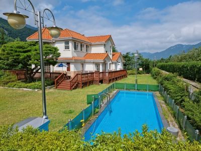 Miryang Eoreumgolsan Nae Pool Villa Pension