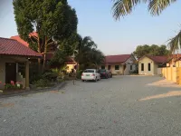 The Dhania Cenang Beach Langkawi - 모텔