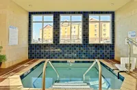 Hawthorn Extended Stay by Wyndham Dickinson - Hot Tub