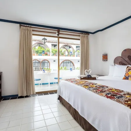 Los Arcos Suites
