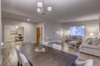Your Home Away From Home in the Sunshine! Minutes from great amenities. - 4 stjerner