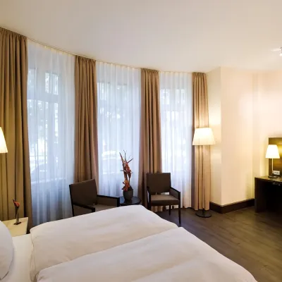 Frankfurt Villa Hotels near Bockenheimer Warte