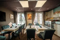 Brit Hotel Privilege Lisieux - la Villa des Arts - breakfast
