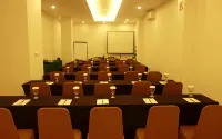 Top Hotel Manado by Gran Puri - Wi-Fi