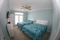 10% Off!!!  August Weeks Still Available!!  Huge Pool! Elevator! Large Groups! - 2-Star