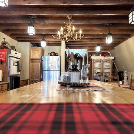 Cabinonthecreek.TX-Lake Limestone- Tasteful Rustic Charm & Grace.