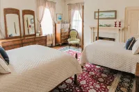 Family Retreat at Lansdowne Manor - Homestays