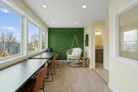 Luxury 6BR/6BA Indy Home w/ Rooftop Views of Lucas Oil, Arcade, Office & Hot Tub - Bungalows