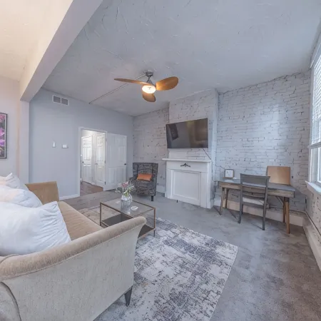 Cincy_Stay_And_Play / K&Q Comfort + Walkable Gem