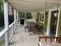 Blue Ridge Riverfront Cabin•2-Level Deck•Sleeps 8 - Chalets
