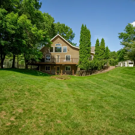 Grand Lodge on Pine Lake/Lake Holcombe
