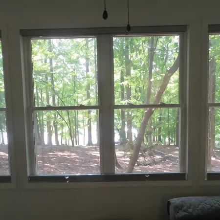 LAKEFRONT Retreat! <br>Escape To Lake Hartwell in this lakeside cottage!